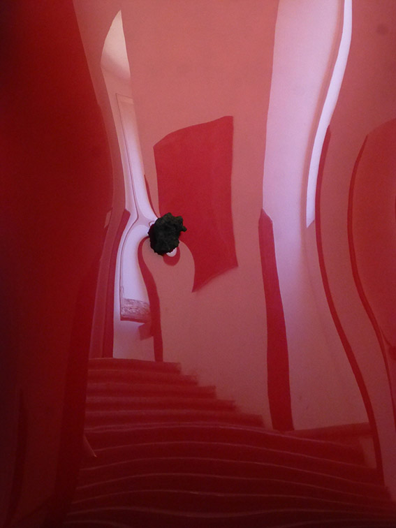 "Red & Black" © Bernard Peltier - 2025. Reproduction forbidden without the explicit permission of the artist.